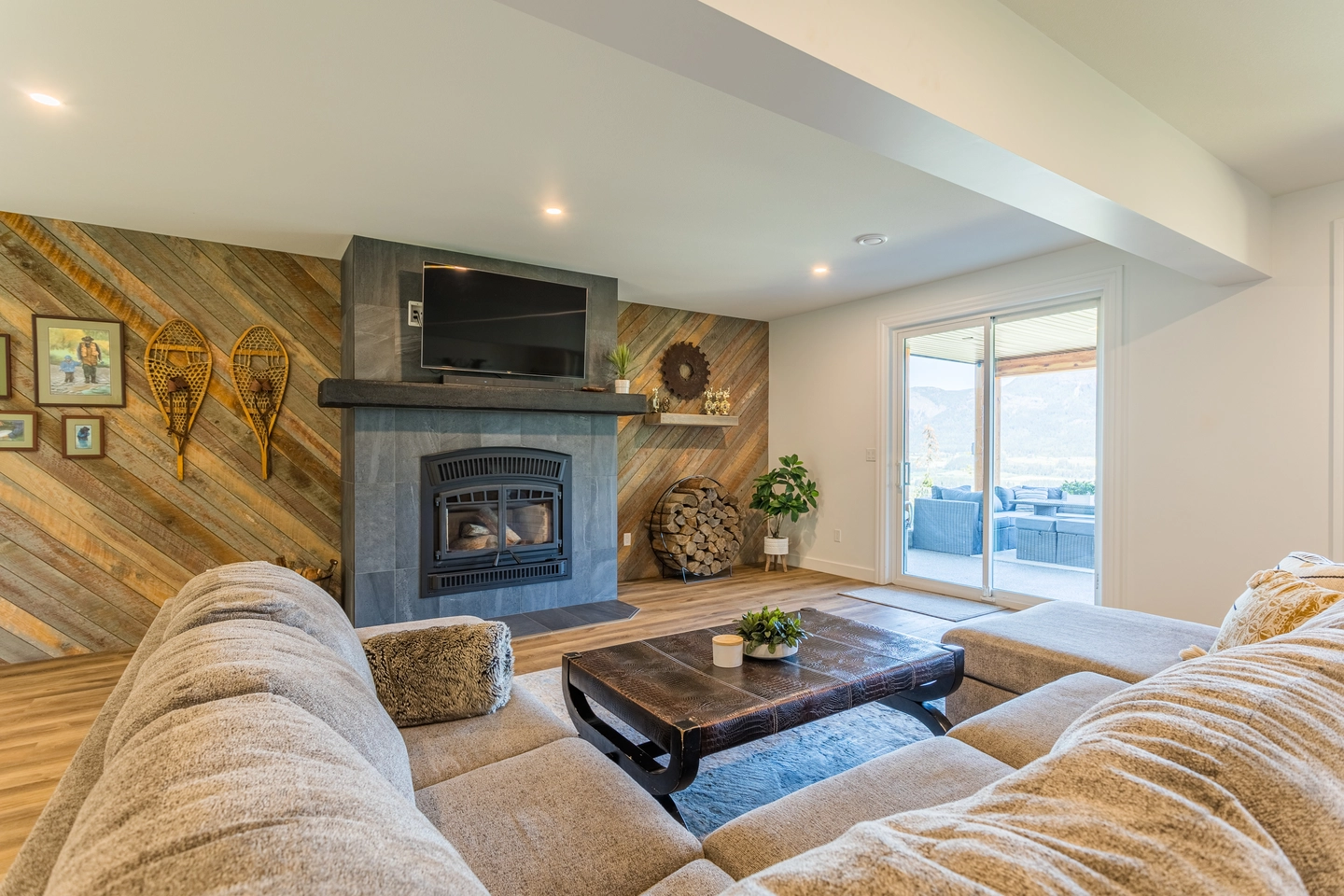 Twin Lakes Road Backyard Deck